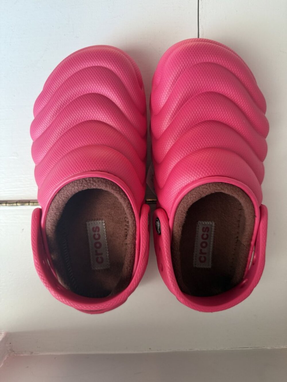 NEW Crocs Classic Lined Overpuff Clog Scarlet Pink Size Womens 6 $65 [jb] - Picture 9 of 16